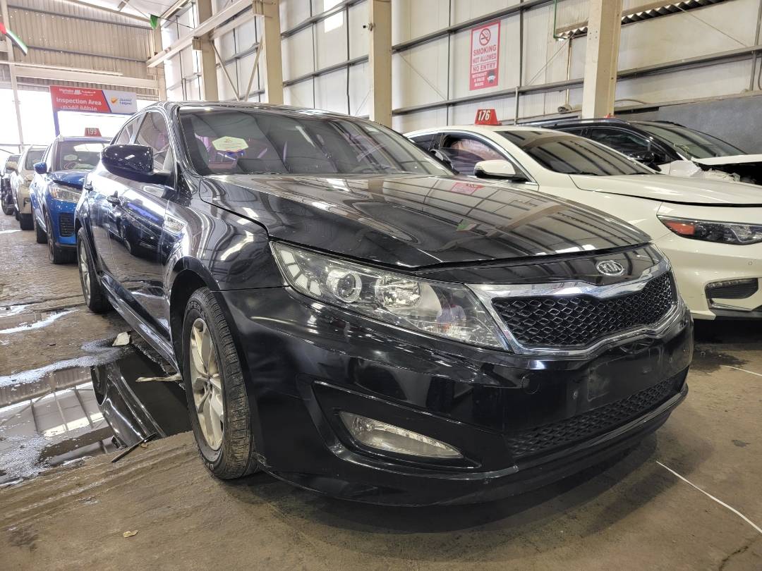 2011 KIA K5 — 107657 KM — Lot 144138 — Main - Marhaba Auctions Used Cars - Image 4