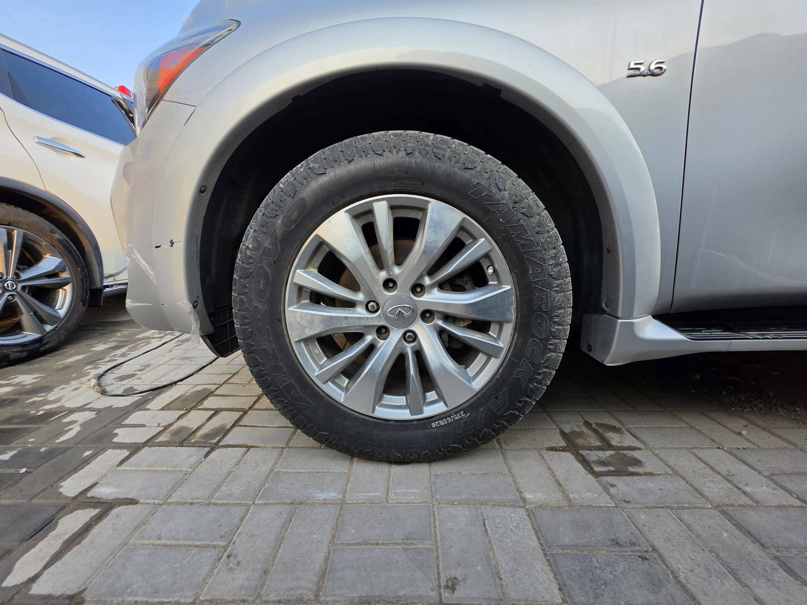 2017 INFINITI QX80 — 117957 Miles — Lot 73003605 - Marhaba Auctions Used Cars - Image 12