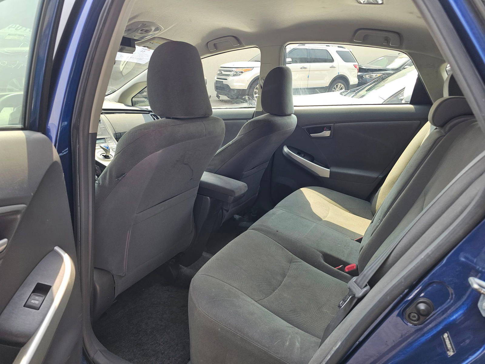 2010 TOYOTA PRIUS — 279453 Miles — Lot 0A5171568 — Souq - Marhaba Auctions Used Cars - Image 6