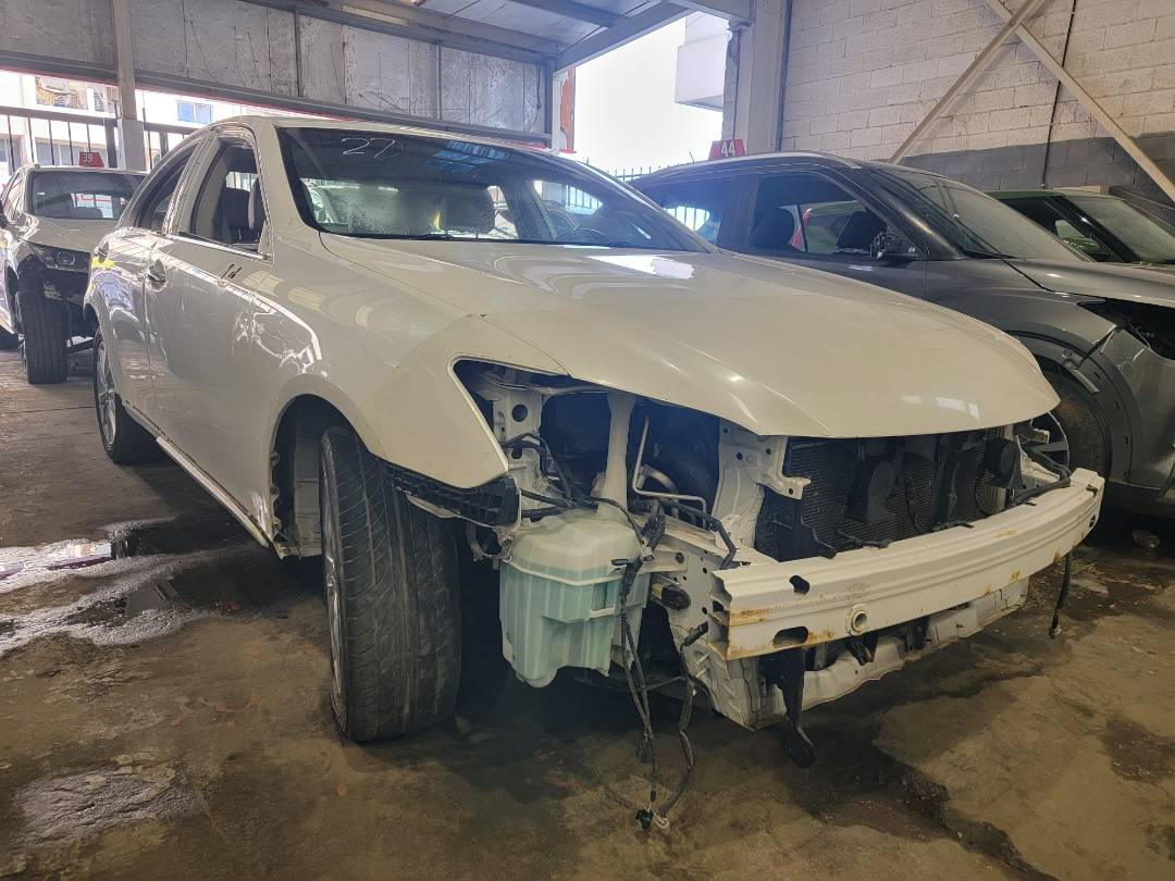 2011 LEXUS ES 350 — 110847 Miles — Lot 2460882 — Main - Marhaba Auctions Used Cars - Image 4