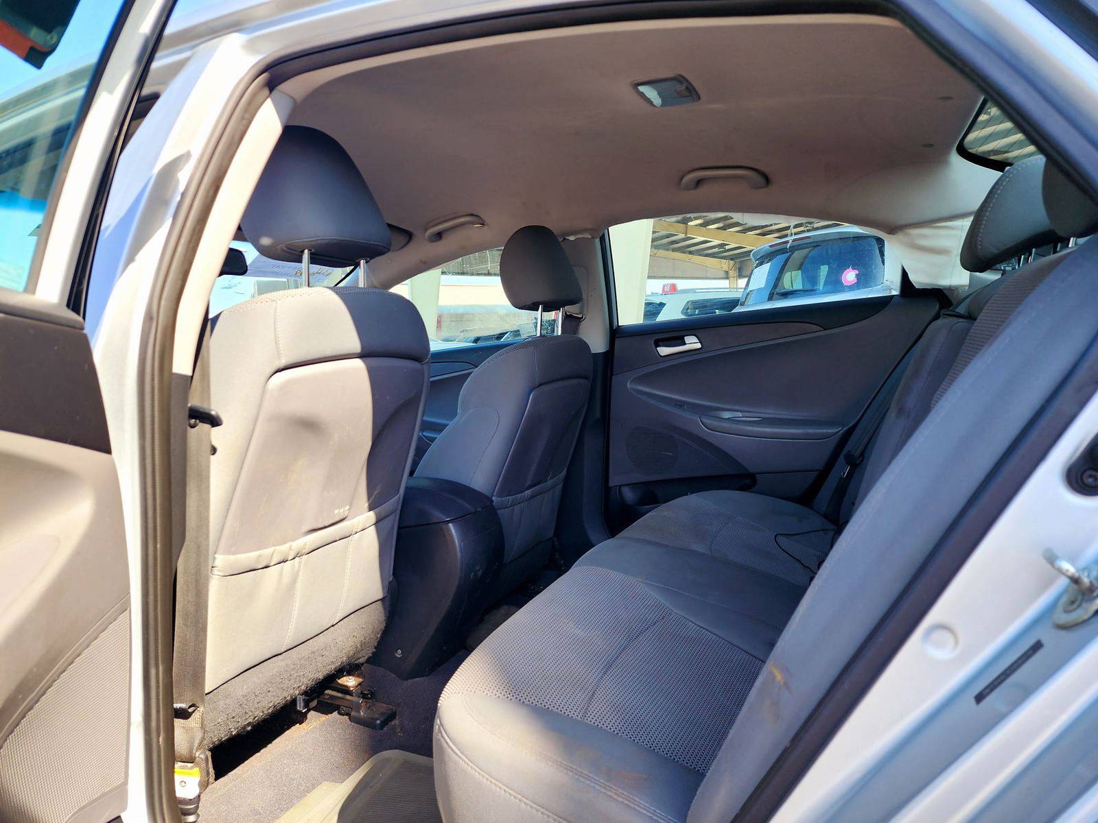 2014 HYUNDAI SONATA — 204072 Miles — Lot 69210424 — Souq - Marhaba Auctions Used Cars - Image 6