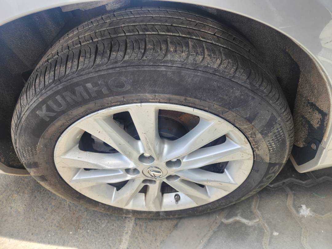 2011 LEXUS ES 350 — 123613 Miles — Lot 40567324 - Marhaba Auctions Used Cars - Image 8