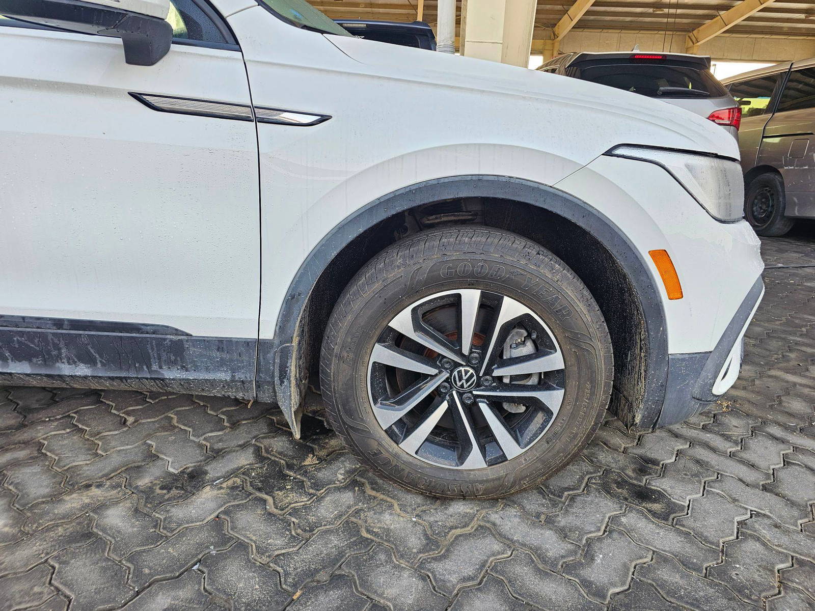 2024 VOLKSWAGEN TIGUAN — 1187 Miles — Lot M038318 — Souq - Marhaba Auctions Used Cars - Image 11