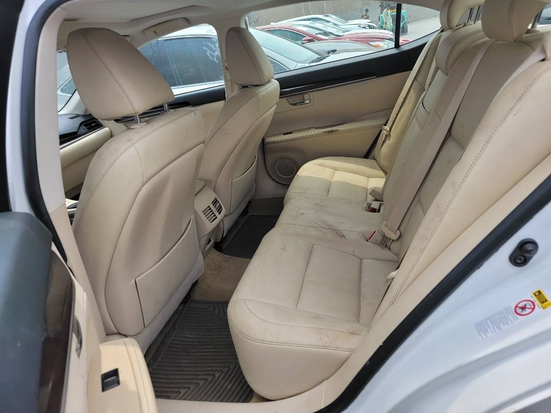 2013 LEXUS ES 350 — 189732 Miles — Lot 2035196 — Souq - Marhaba Auctions Used Cars - Image 6
