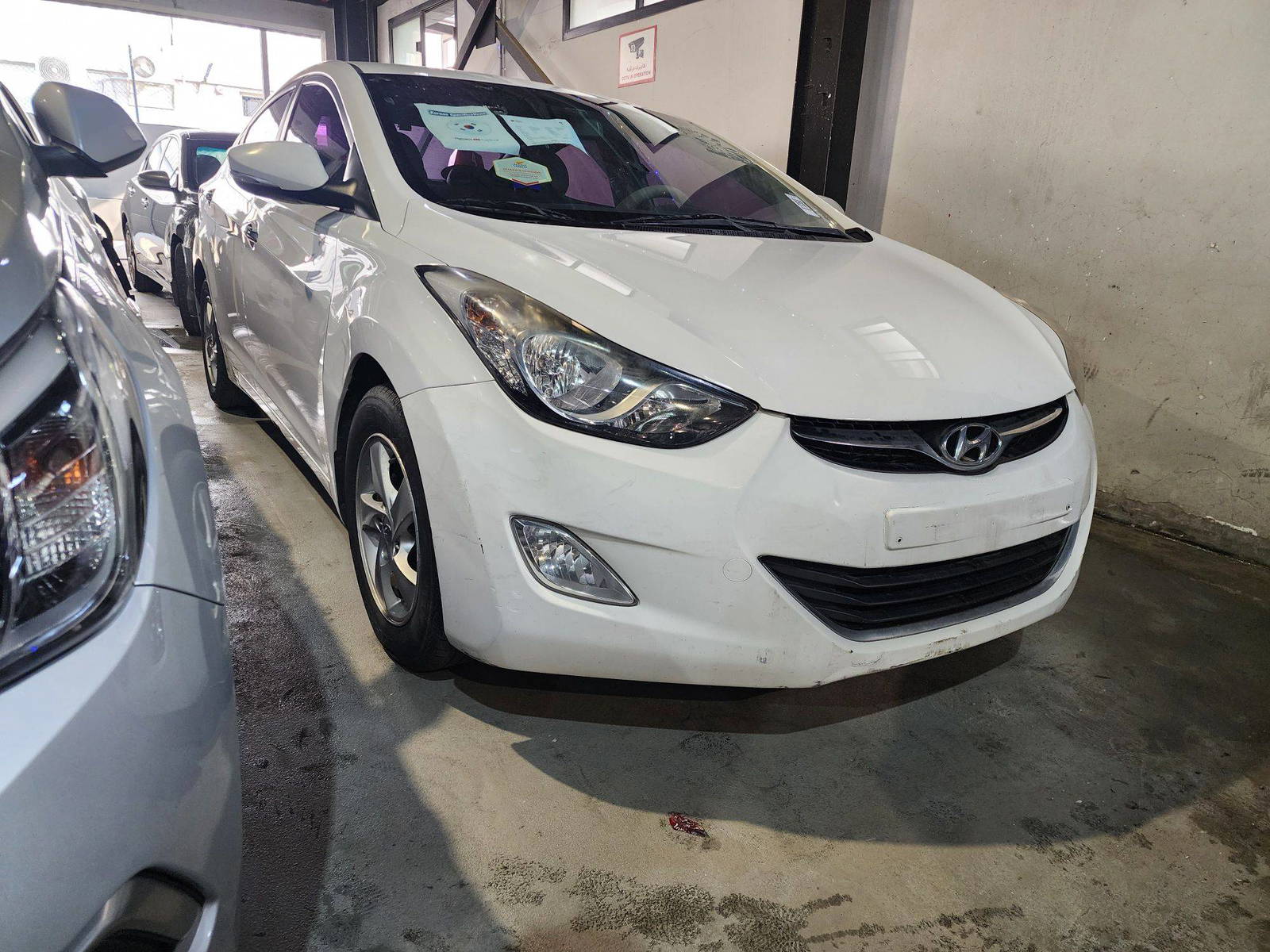 2011 HYUNDAI AVANTE — 193266 KM — Lot 097352 — Al Quoz - Marhaba Auctions Used Cars - Image 3