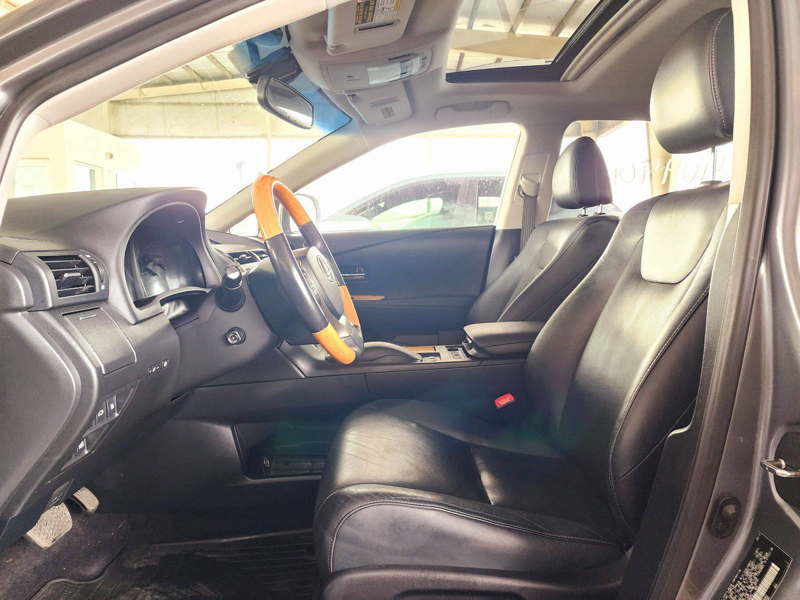 2014 LEXUS RX 450H — 127344 Miles — Lot 40440170 — Souq - Marhaba Auctions Used Cars - Image 9