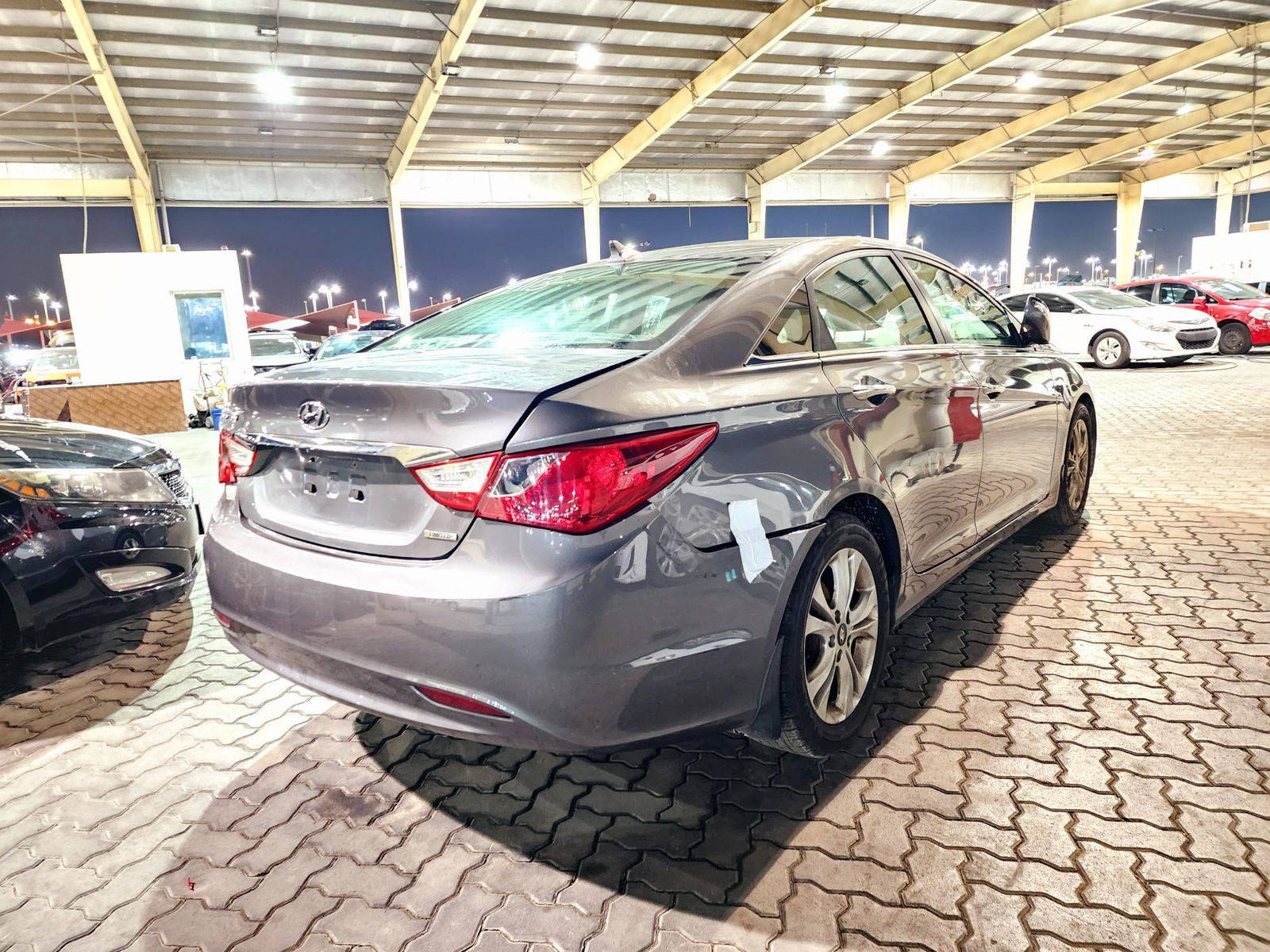 2011 HYUNDAI SONATA — 215860 Miles — Lot 40359135 — Main - Marhaba Auctions Used Cars - Image 4