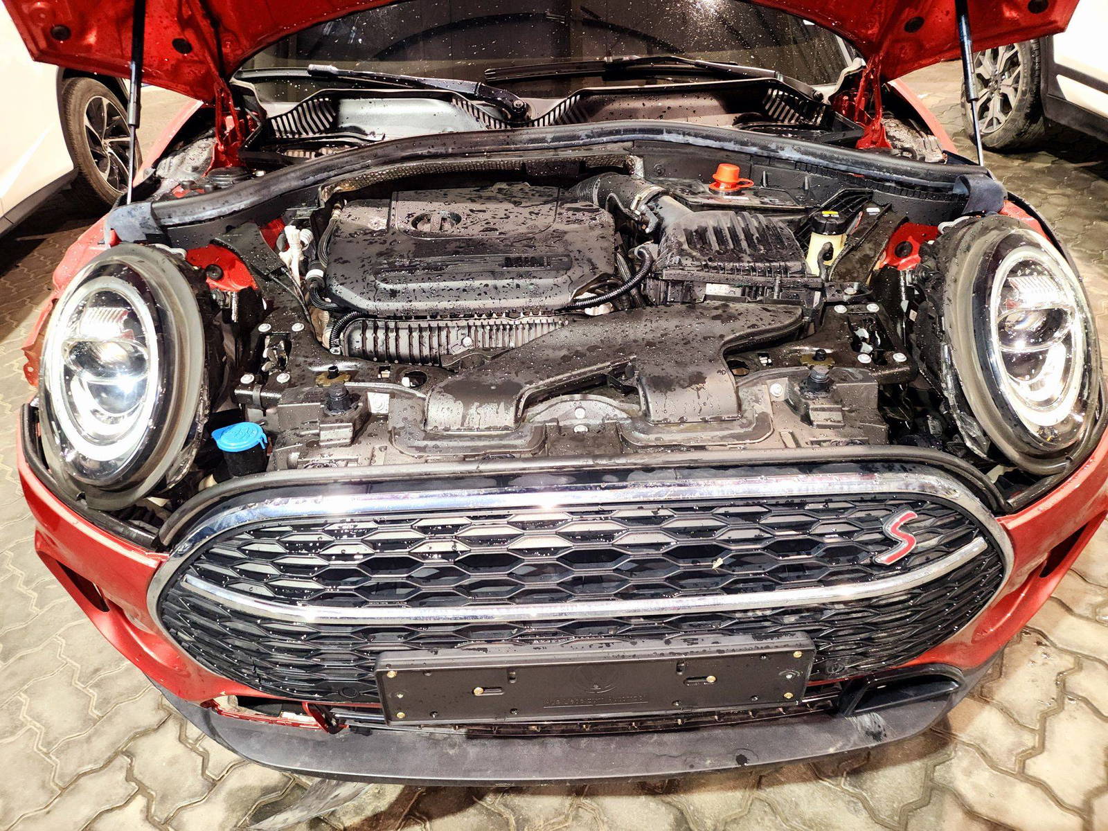 2020 MINI COOPER CLUBMAN — 55087 KM — Lot L60924 — Souq - Marhaba Auctions Used Cars - Image 11