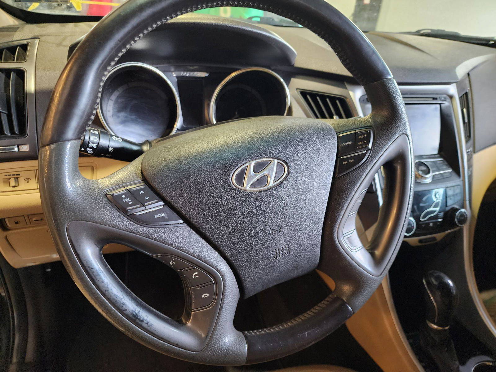 2011 HYUNDAI SONATA — 173481 Miles — Lot 73423774 — Al Quoz - Marhaba Auctions Used Cars - Image 12