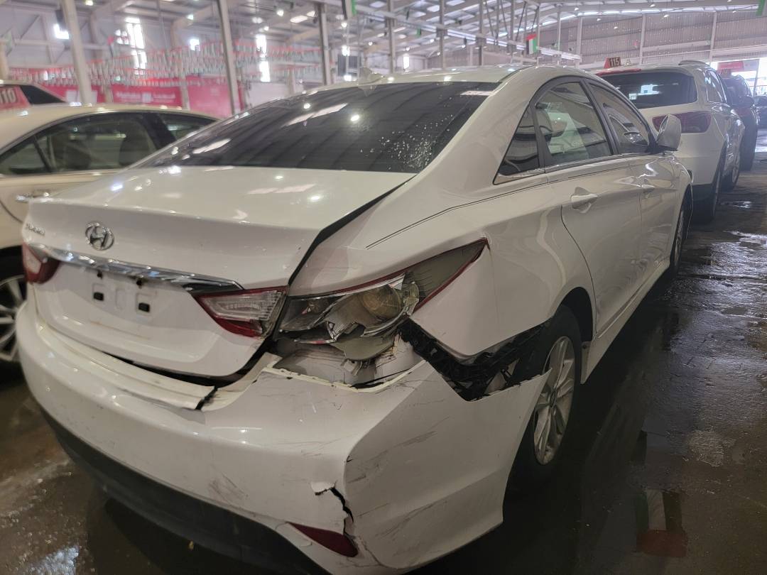 2014 HYUNDAI SONATA — 144603 Miles — Lot H887404 — Main - Marhaba Auctions Used Cars - Image 4