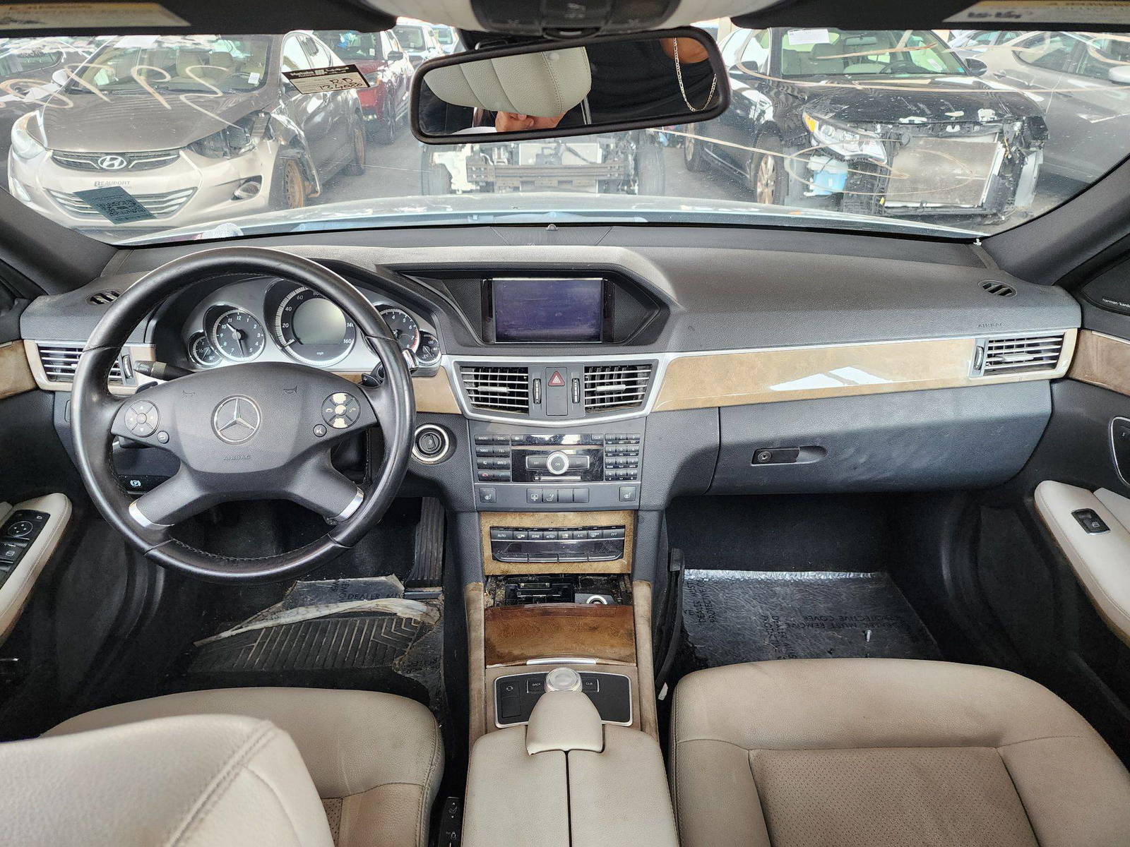 2011 MERCEDES BENZ E 350 — 134080 Miles — Lot 78800063 — Souq - Marhaba Auctions Used Cars - Image 7