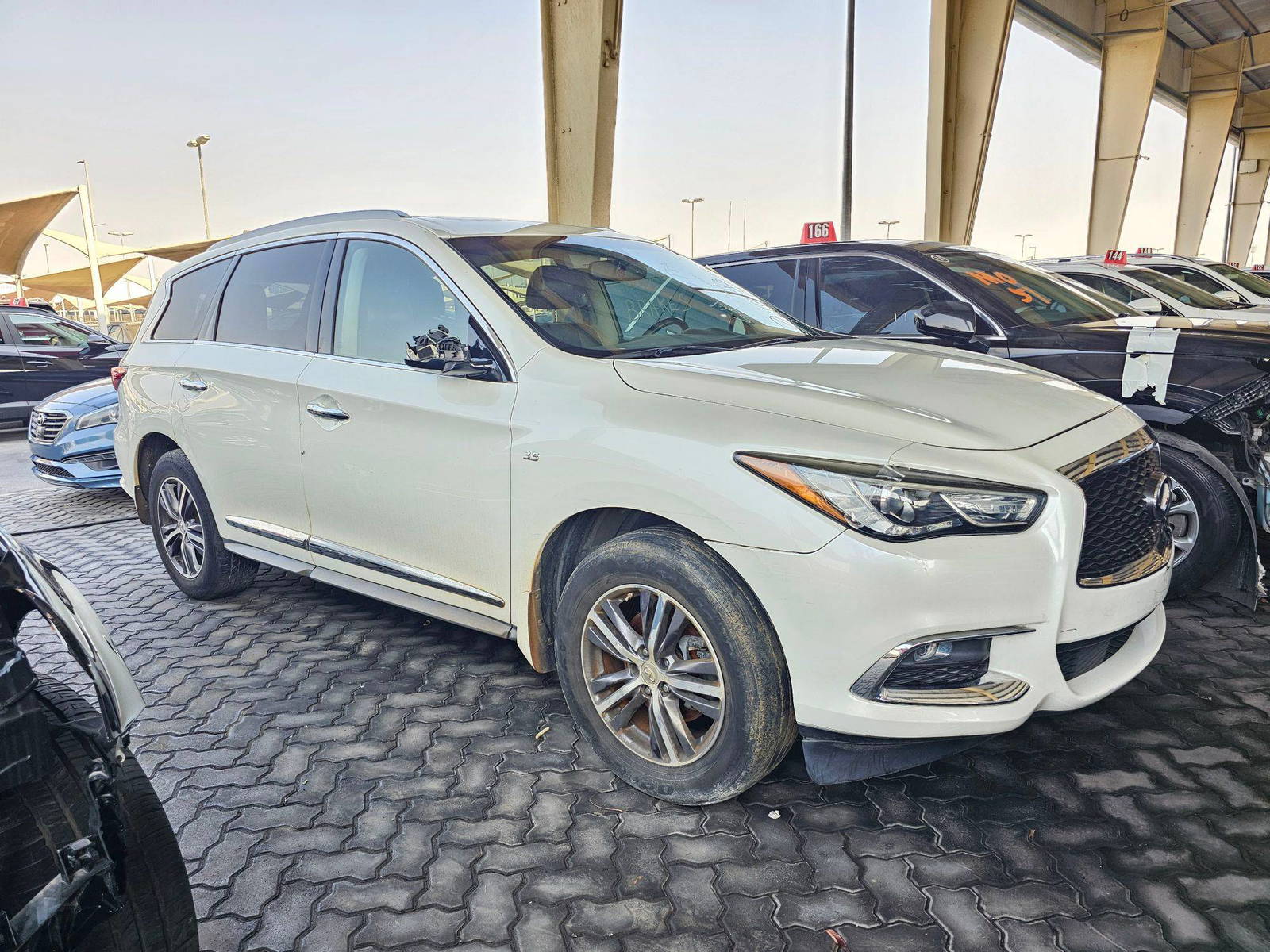 2017 INFINITI QX60 — 164318 Miles — Lot 2353587 — Main - Marhaba Auctions Used Cars - Image 4