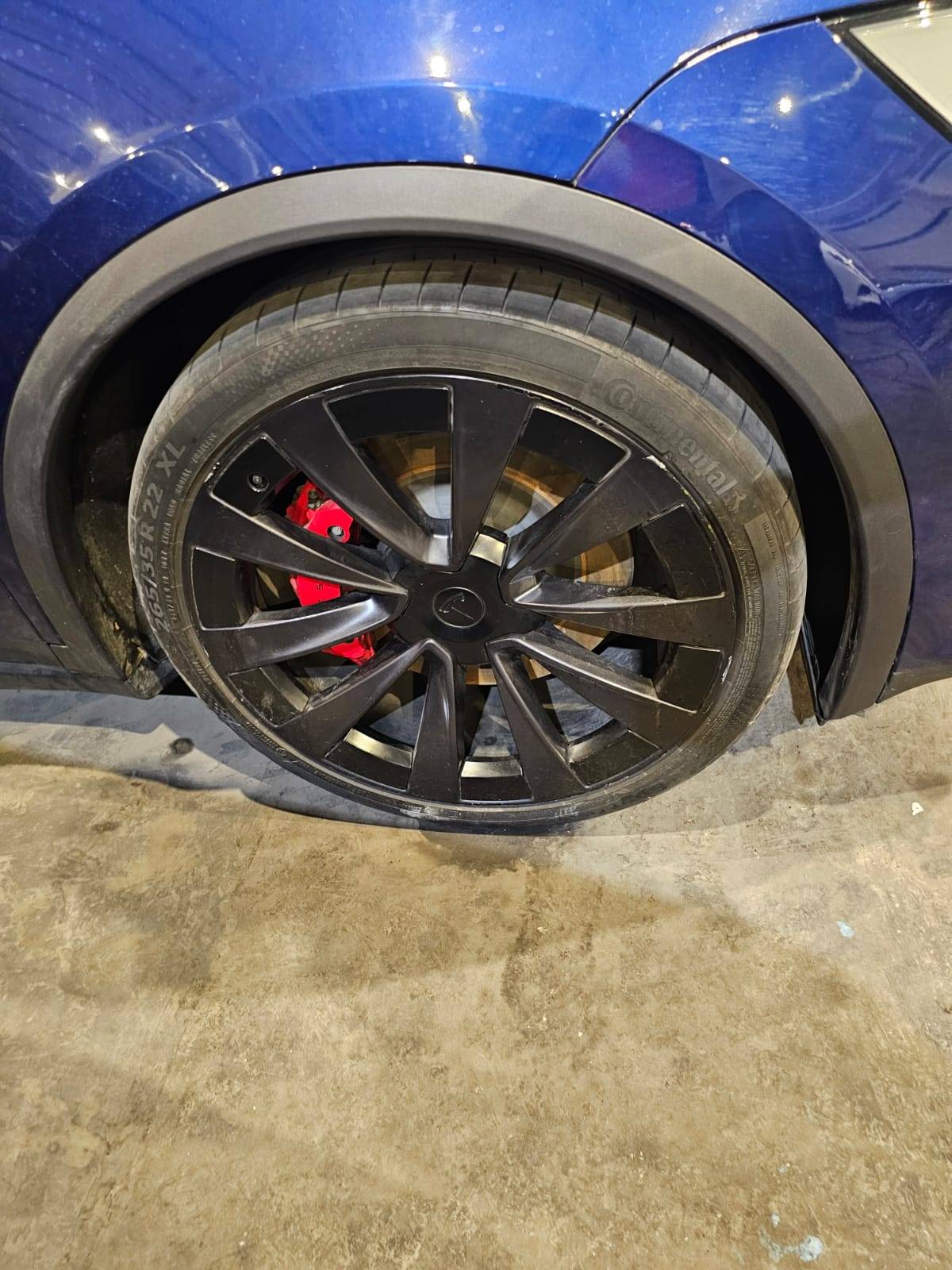 2023 TESLA Model X — 24802 KM — Lot F390425 — Souq - Marhaba Auctions Used Cars - Image 6