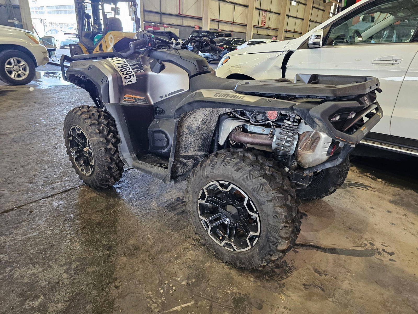 2025 CAN-AM OUTLANDER X MR 1000R — 108 Miles — Lot 00147 — Main - Marhaba Auctions Used Cars - Image 5