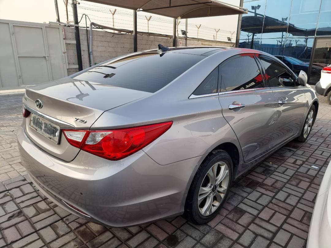 2010 HYUNDAI SONATA — 241021 KM — Lot 2141587 — Main - Marhaba Auctions Used Cars - Image 4