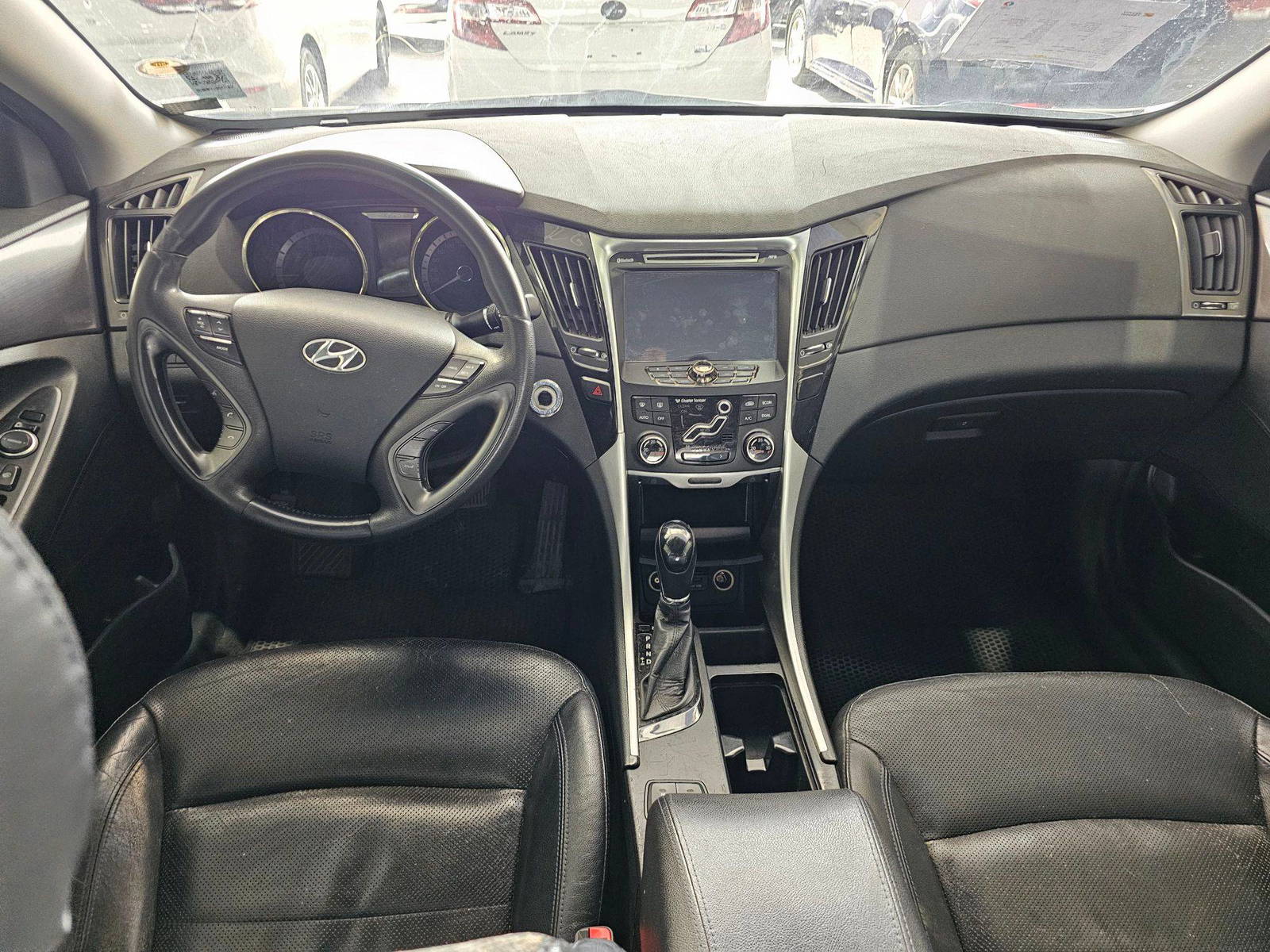 2012 HYUNDAI SONATA — 216304 KM — Lot 019097 — Souq - Marhaba Auctions Used Cars - Image 7