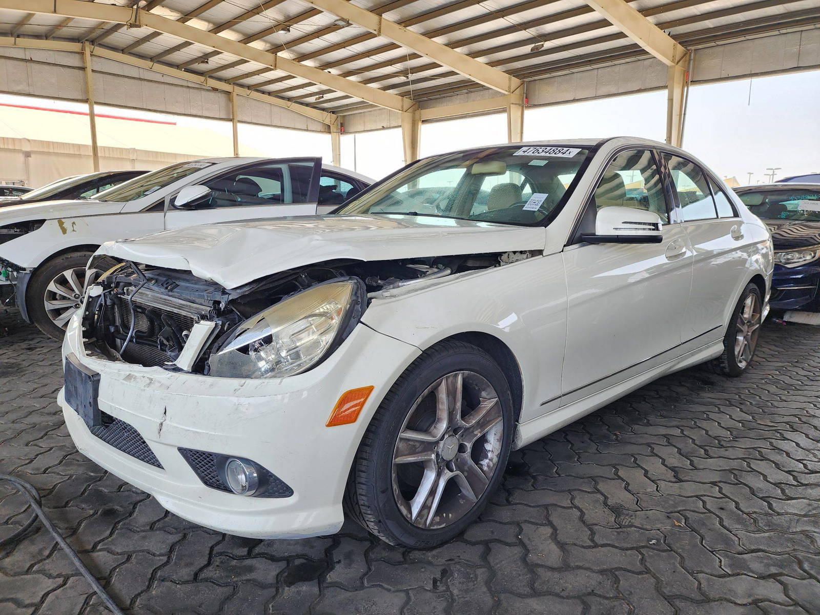 2010 MERCEDES BENZ C300 — 167024 Miles — Lot 47634884 — Souq - Marhaba Auctions Used Cars - Image 5