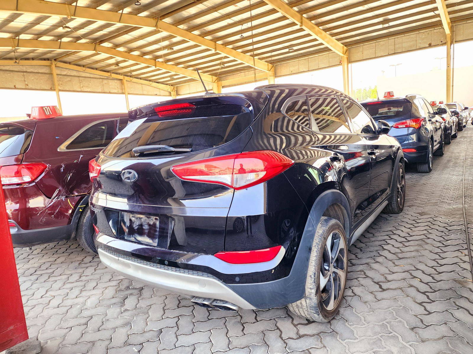 2017 HYUNDAI TUCSON — 119589 Miles — Lot XHU573758 — Souq - Marhaba Auctions Used Cars - Image 3