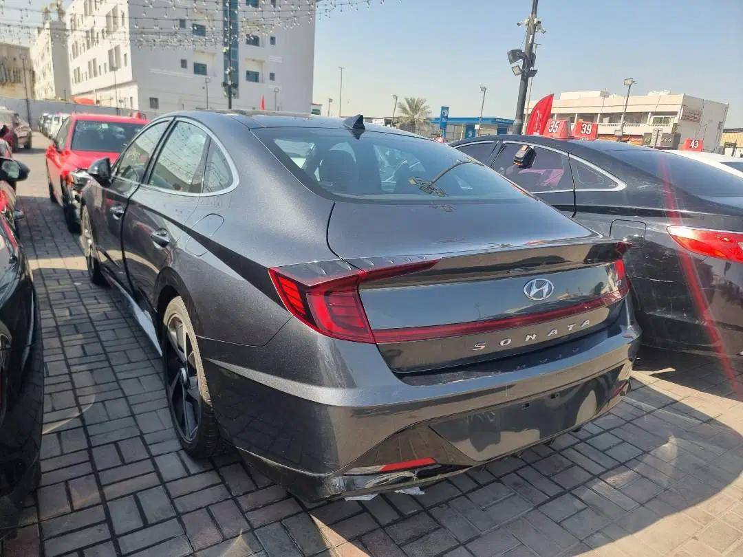 HYUNDAI SONATA