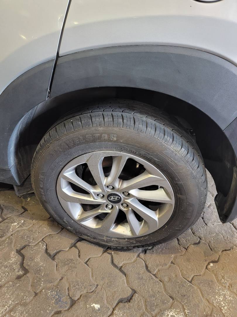2017 HYUNDAI TUCSON — 166104 Miles — Lot 580005 — Main - Marhaba Auctions Used Cars - Image 9
