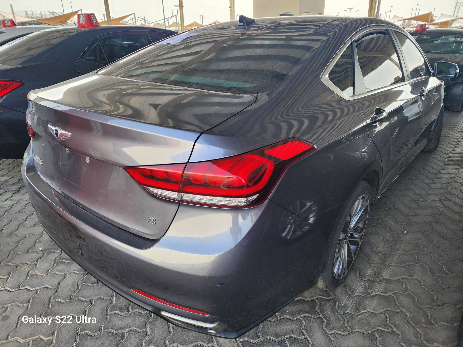 2015 HYUNDAI GENESIS — 131725 Miles — Lot 38361133 - Marhaba Auctions Used Cars - Image 4