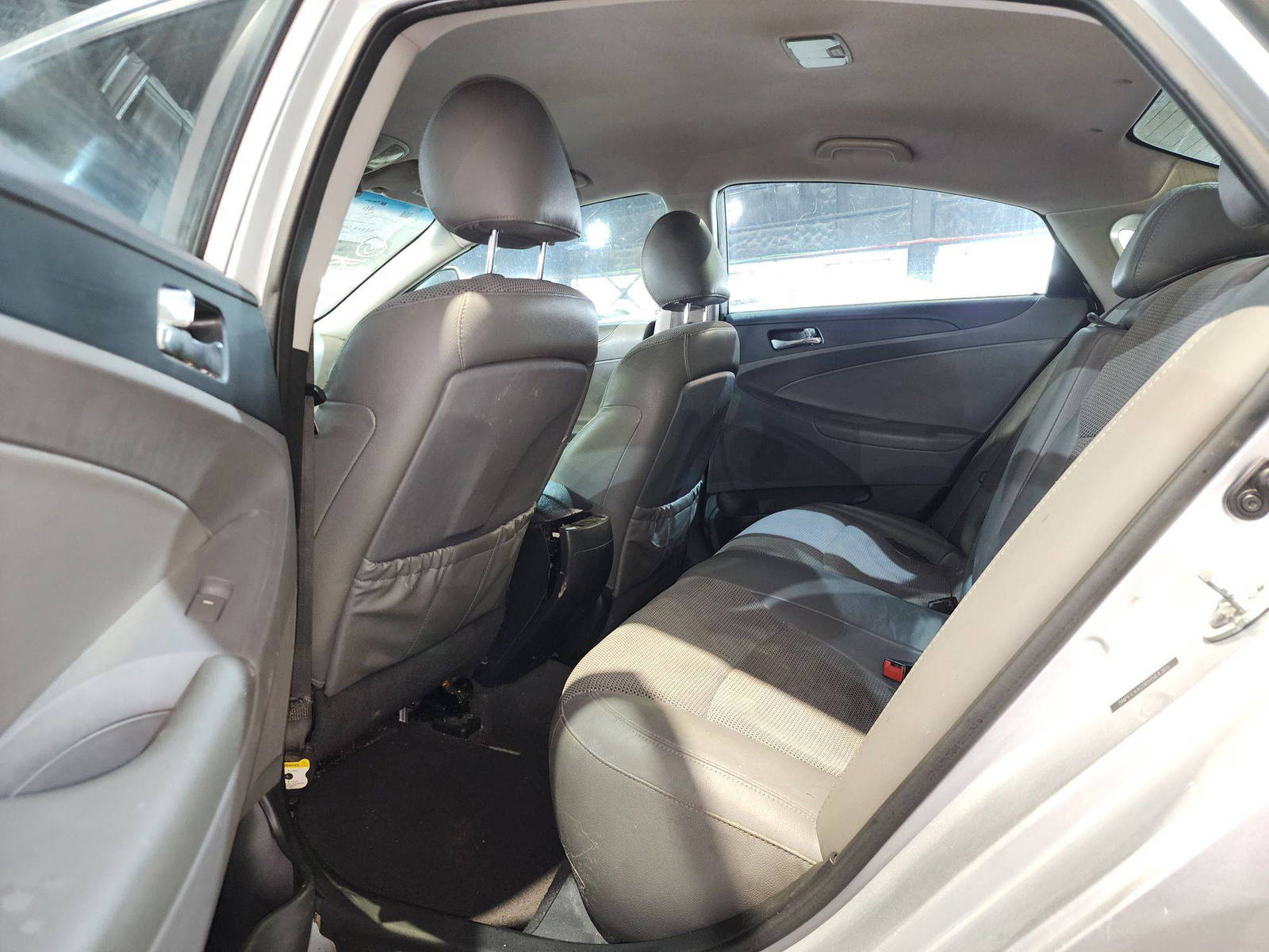 2013 HYUNDAI SONATA — 203255 Miles — Lot 86969384 — Al Quoz - Marhaba Auctions Used Cars - Image 7