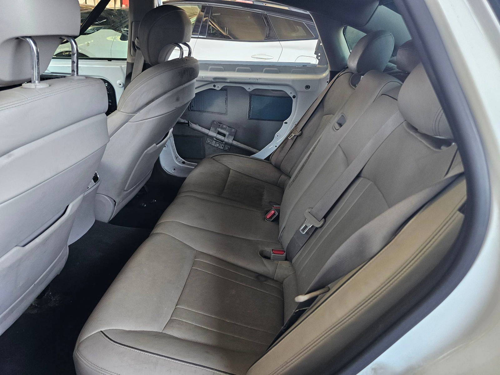 HYUNDAI GENESIS 2016 - Marhaba Auction Used Cars - Image 9