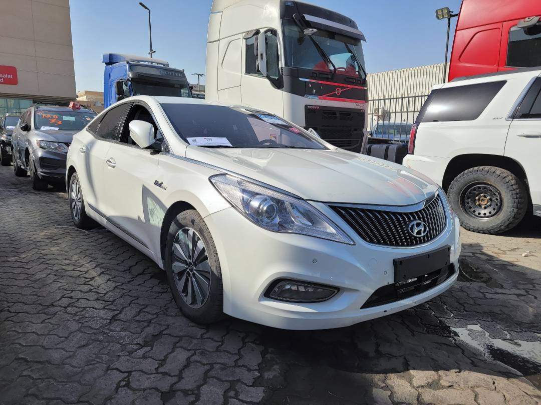 2014 HYUNDAI GRANDEUR — 306515 KM — Lot 000200 — Main - Marhaba Auctions Used Cars - Image 3