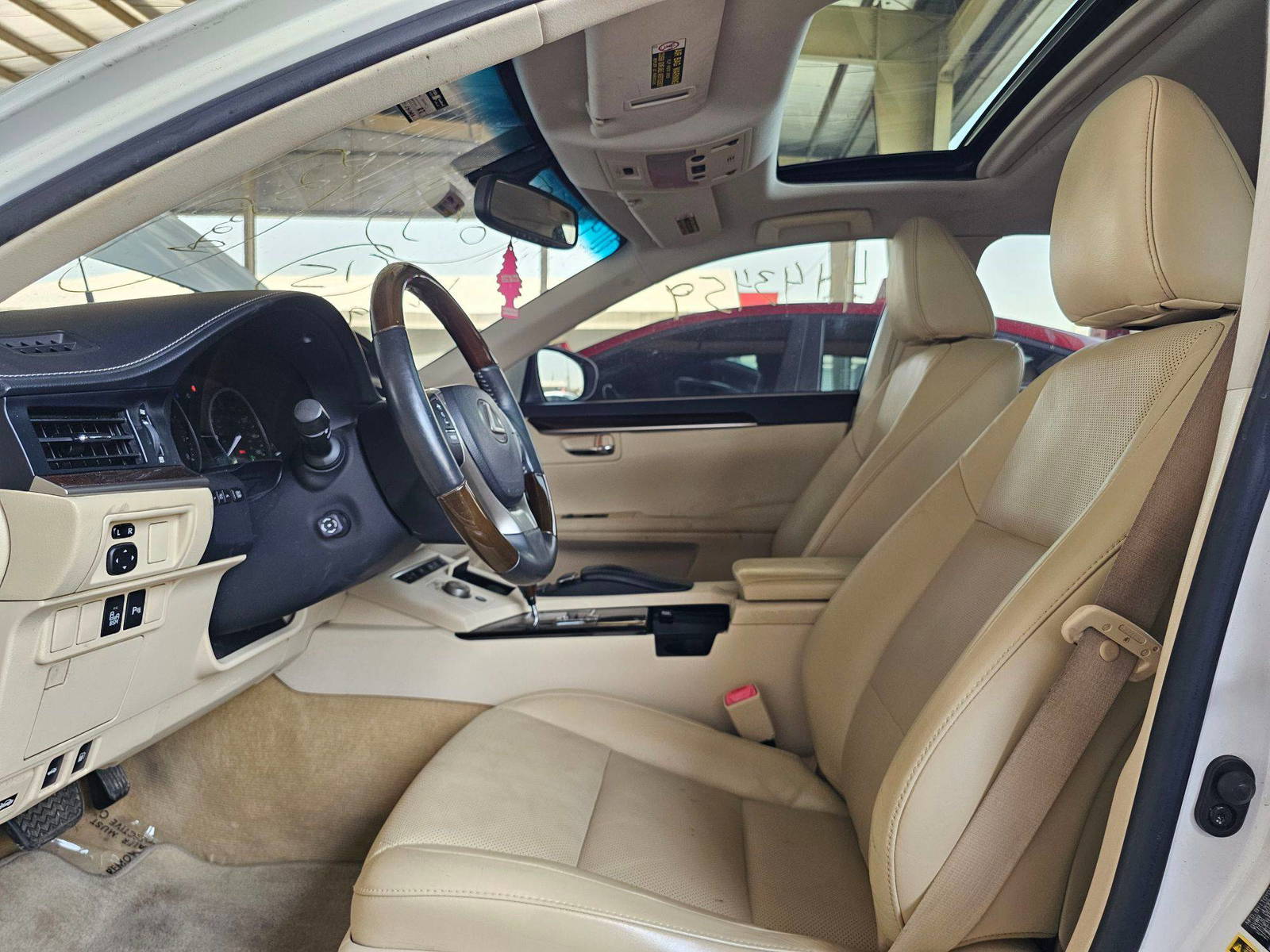 2014 LEXUS ES 350 — 141039 Miles — Lot 0E2148719 — Souq - Marhaba Auctions Used Cars - Image 9