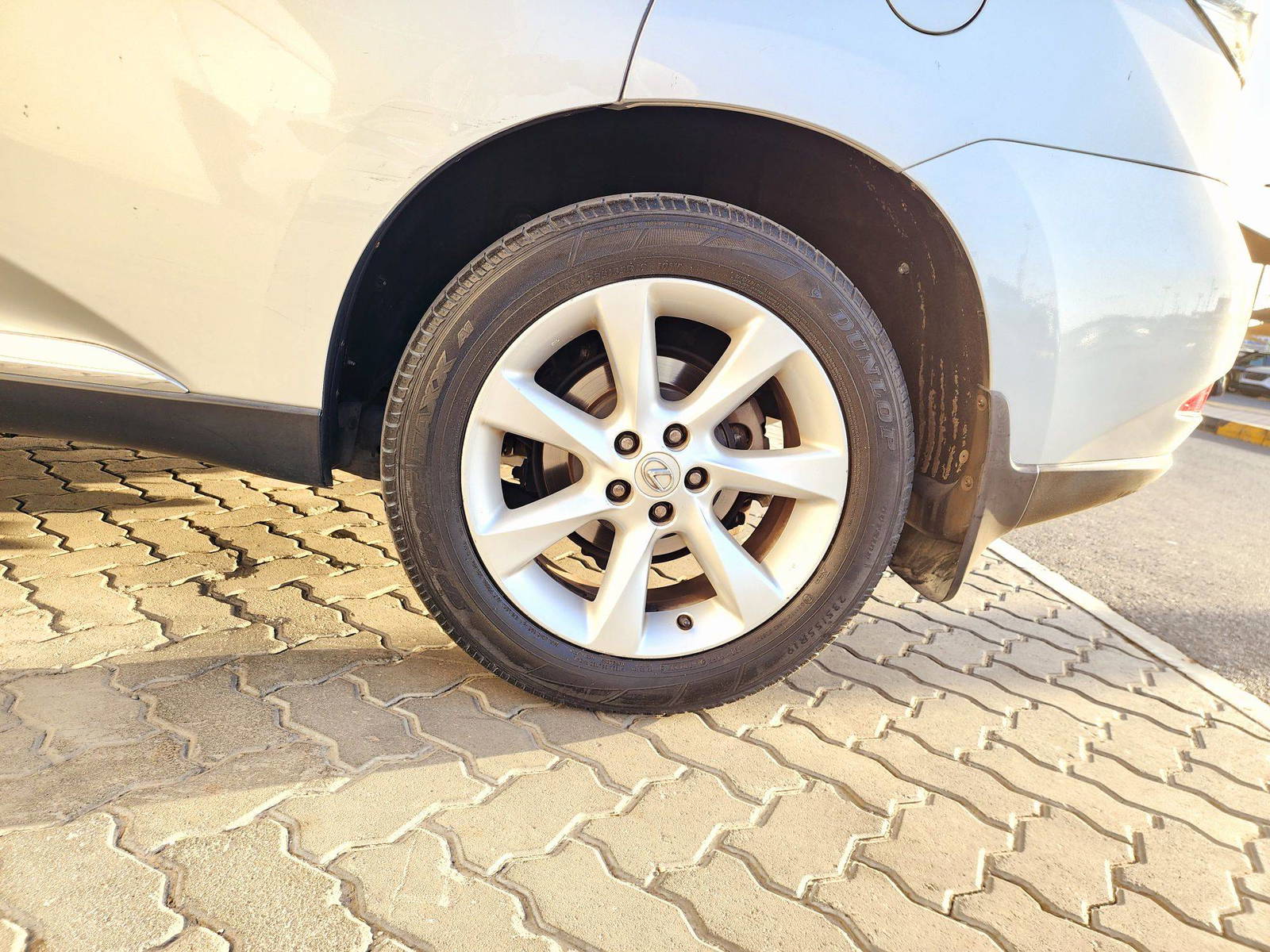 2010 LEXUS RX 350 — 291565 KM — Lot 2429184 — Souq - Marhaba Auctions Used Cars - Image 11