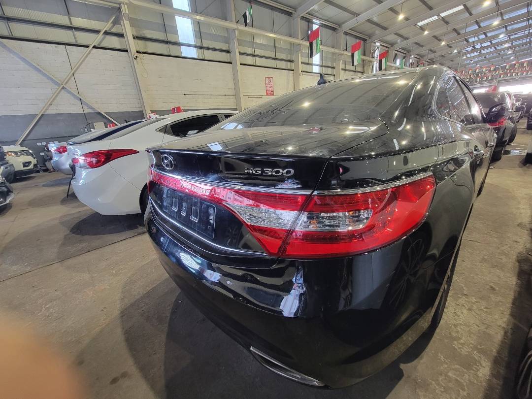 2012 HYUNDAI GRANDEUR — 193273 KM — Lot 129778 — Main - Marhaba Auctions Used Cars - Image 4
