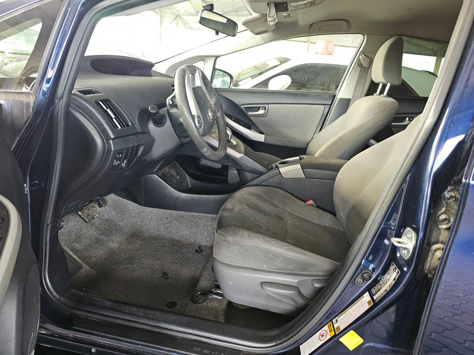 2015 TOYOTA PRIUS — 258838 Miles — Lot 7F0466509 — Main - Marhaba Auctions Used Cars - Image 8