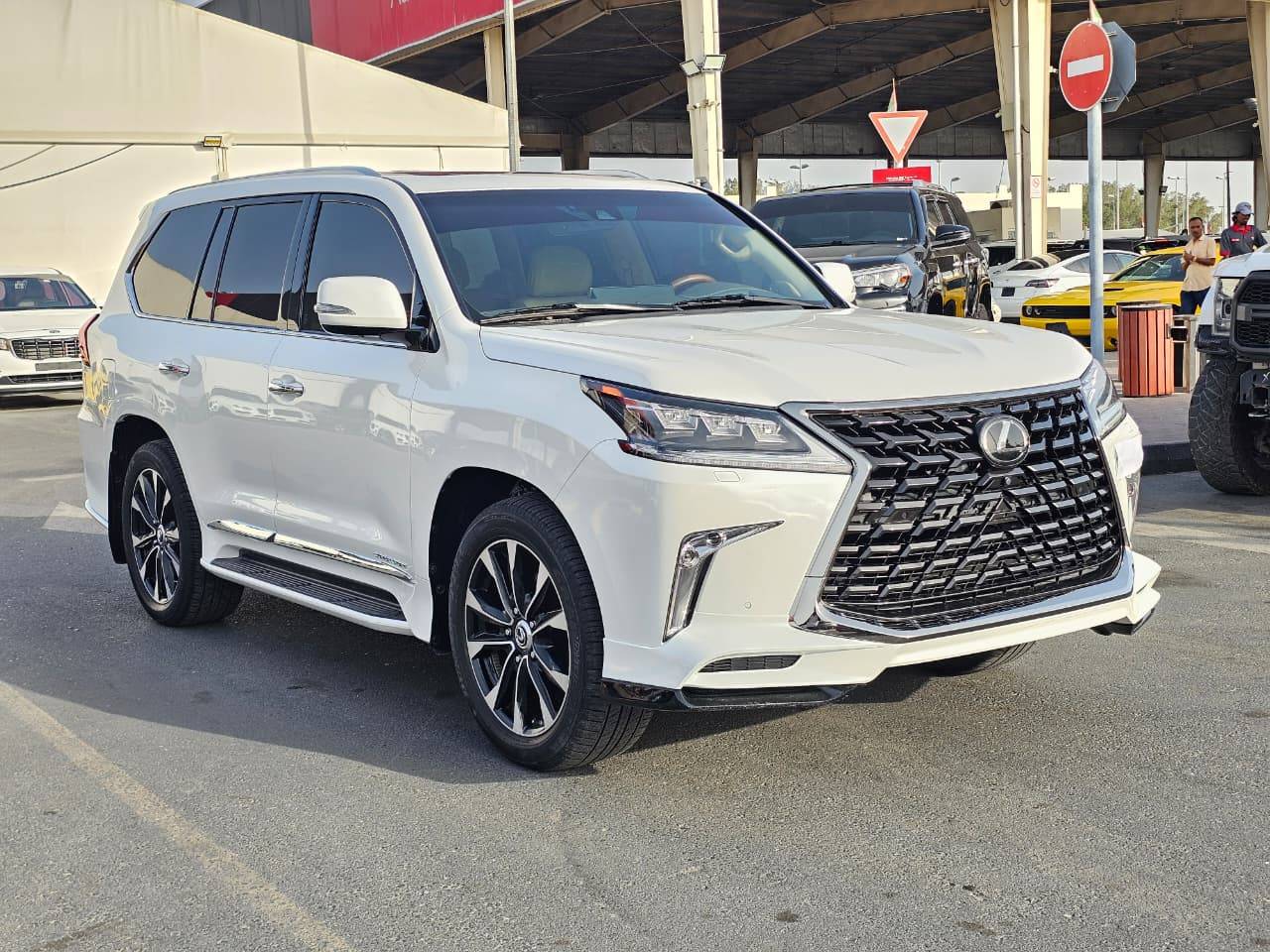 LEXUS LX 570 2019 - Marhaba Auction Used Cars - Image 5