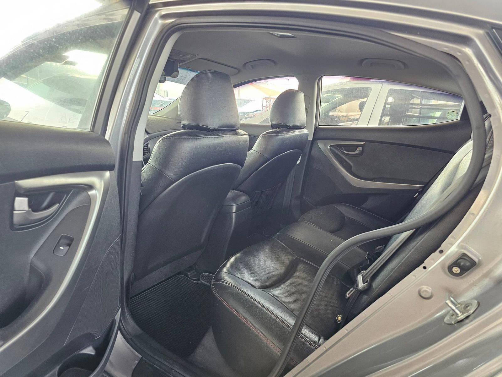 2011 HYUNDAI AVANTE — 186453 KM — Lot 078110 — Souq - Marhaba Auctions Used Cars - Image 6
