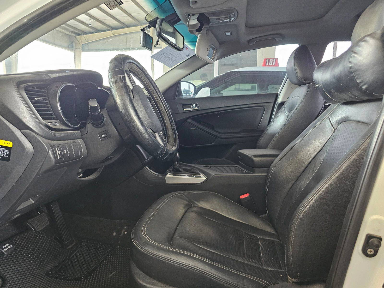 2012 KIA K5 — 300011 KM — Lot 005706 — Souq - Marhaba Auctions Used Cars - Image 9