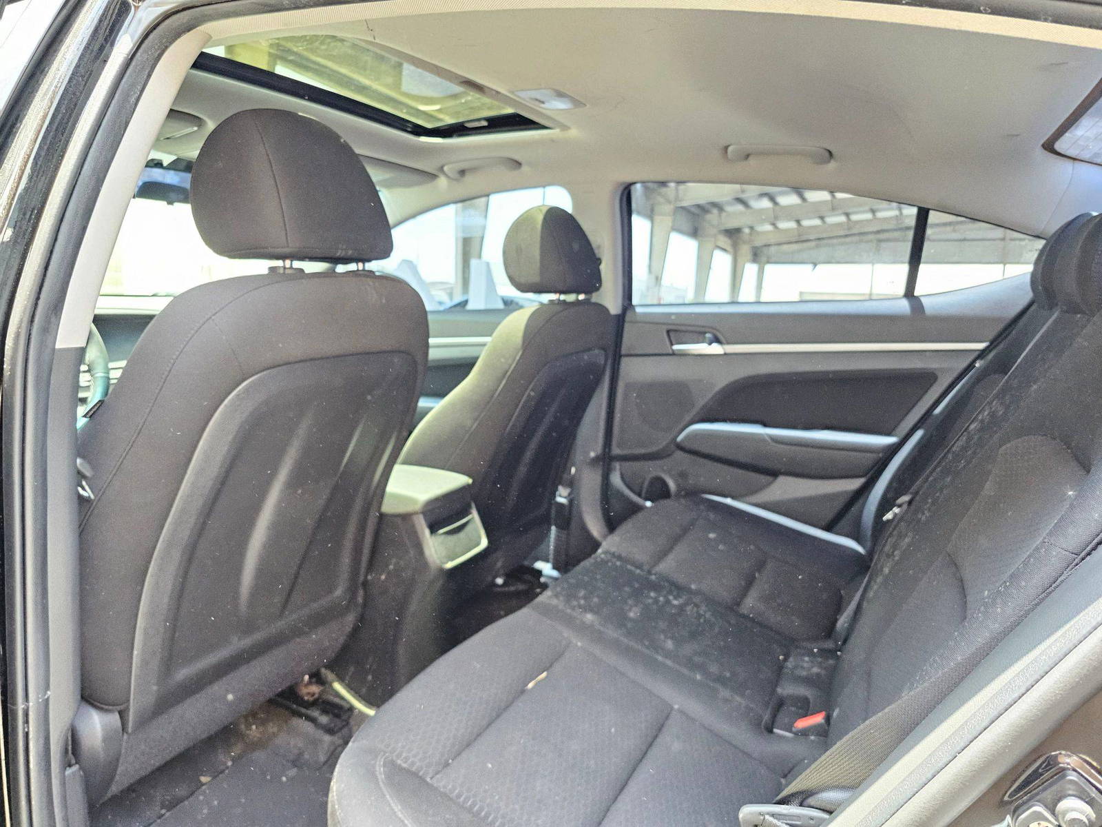 2020 HYUNDAI ELANTRA — 125324 KM — Lot 85476504 — Souq - Marhaba Auctions Used Cars - Image 6
