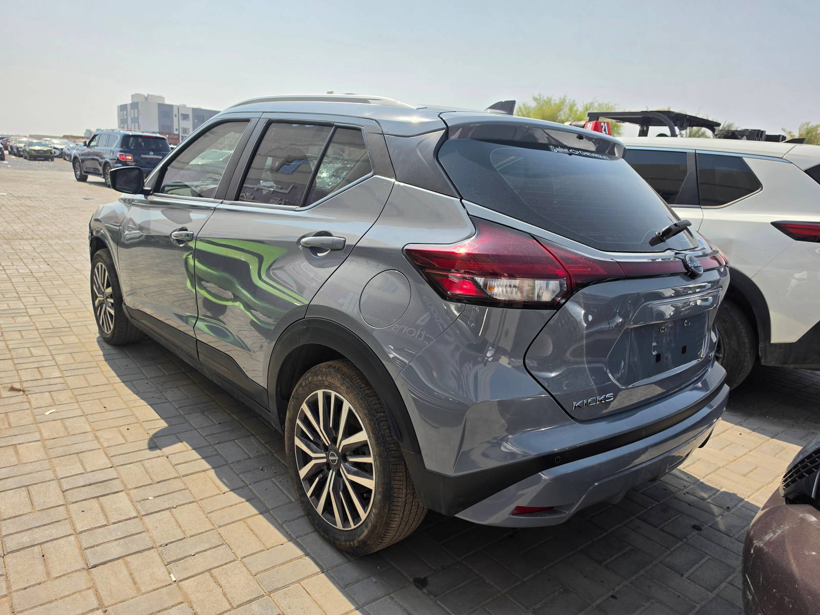 2022 NISSAN KICKS — 49069 KM — Lot 90309645 - Marhaba Auctions Used Cars - Image 4