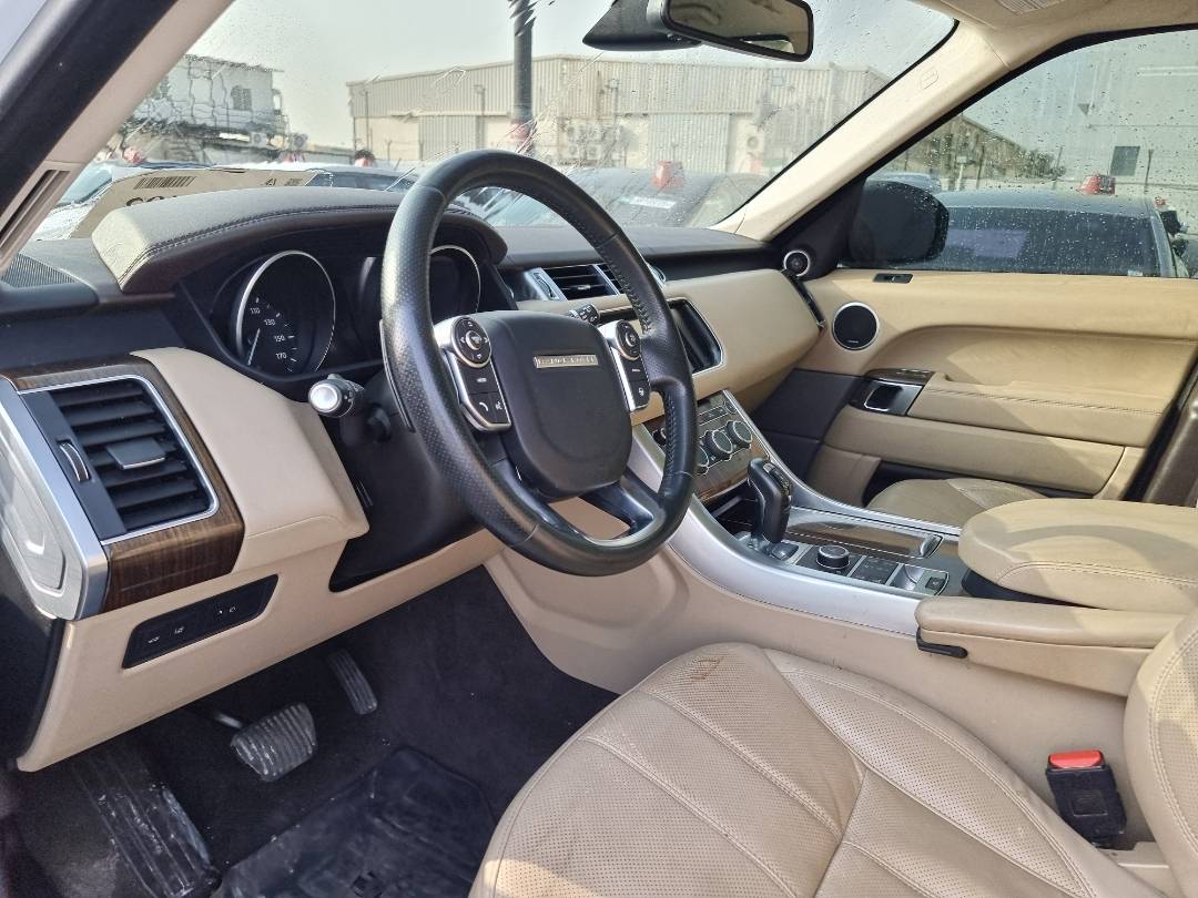 2016 LAND ROVER RANGE ROVER SPORT — 136270 Miles — Lot 582800 — Ind. 12 - Marhaba Auctions Used Cars - Image 6