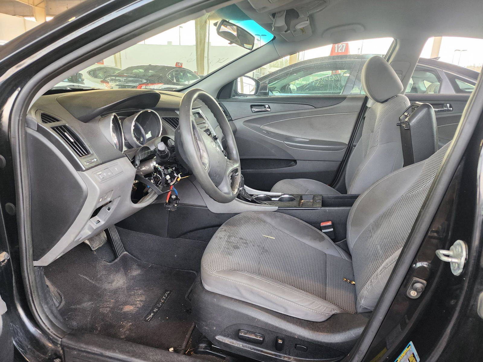 2011 HYUNDAI SONATA — 145870 Miles — Lot 37046024 — Souq - Marhaba Auctions Used Cars - Image 8