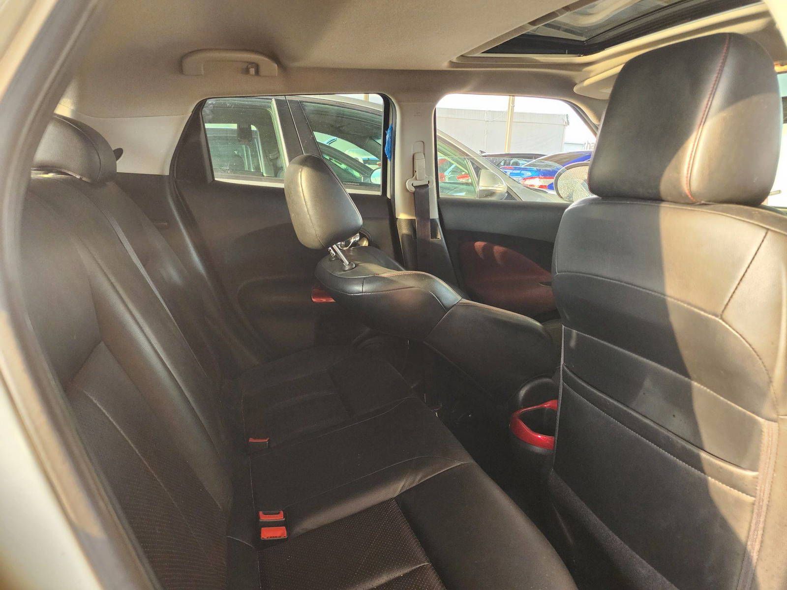 2011 NISSAN JUKE — 170454 Miles — Lot 28898 — Souq - Marhaba Auctions Used Cars - Image 5