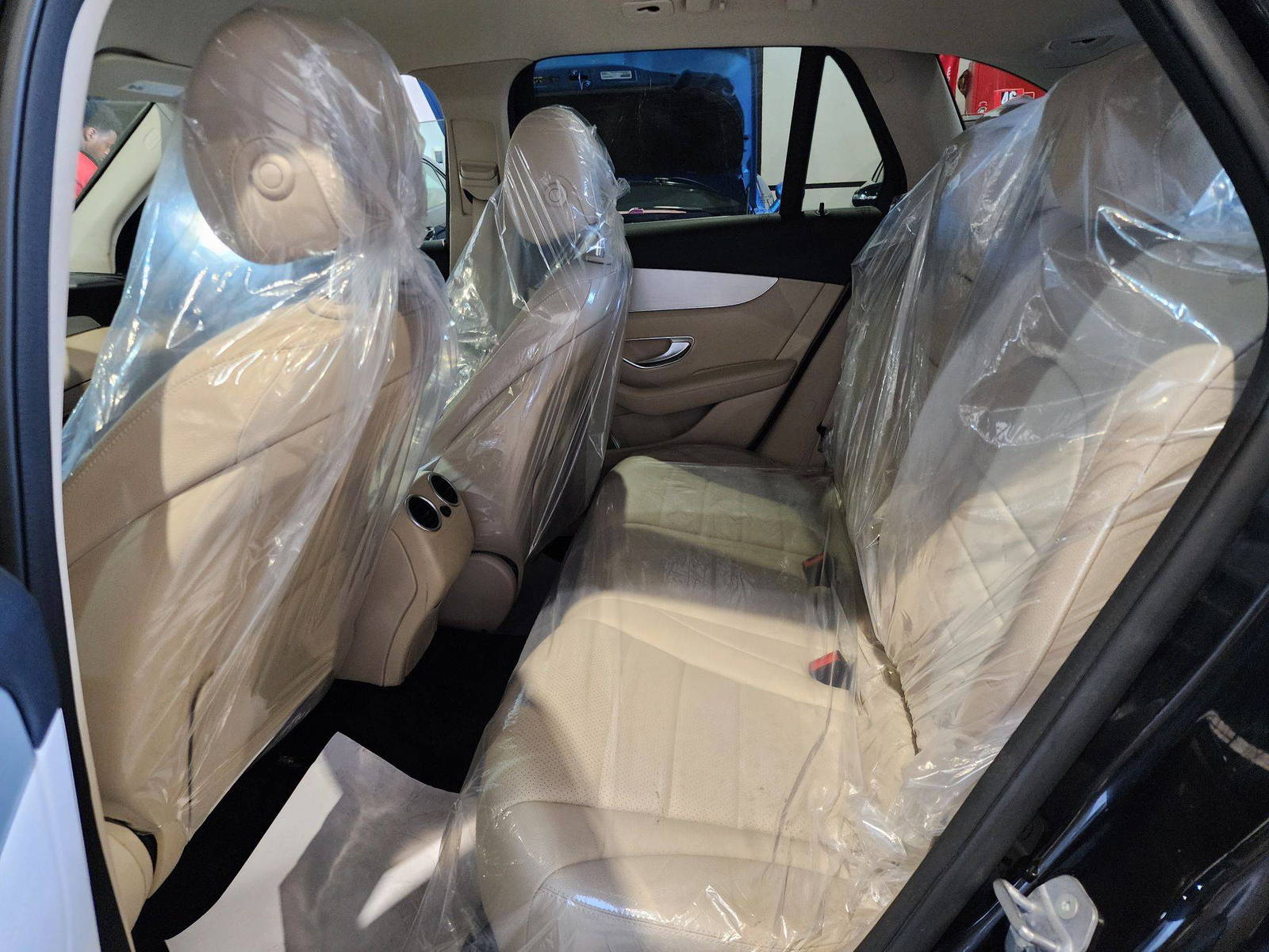 2019 MERCEDES BENZ GLC-300 — 81060 KM — Lot 50065454 — Al Quoz - Marhaba Auctions Used Cars - Image 9