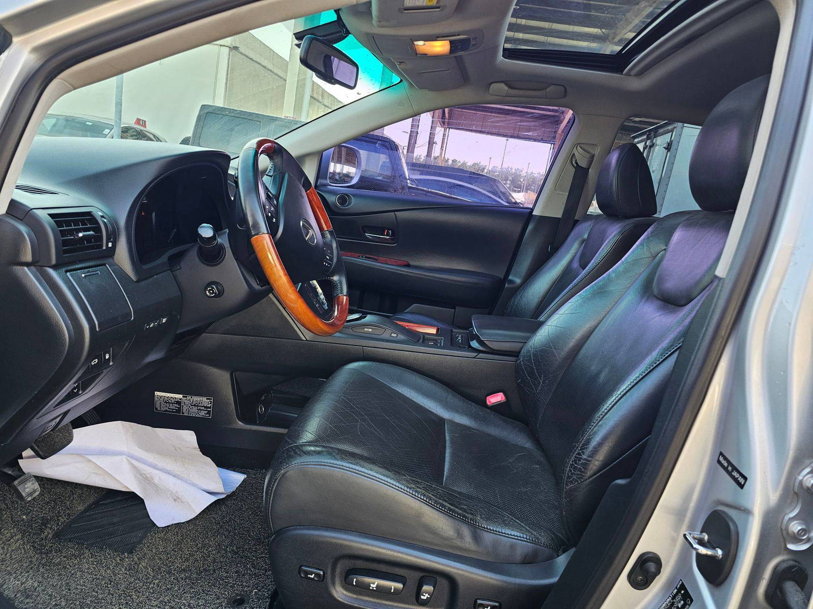 2012 LEXUS RX 450H — 140190 KM — Lot A2C2429271 — Souq - Marhaba Auctions Used Cars - Image 10