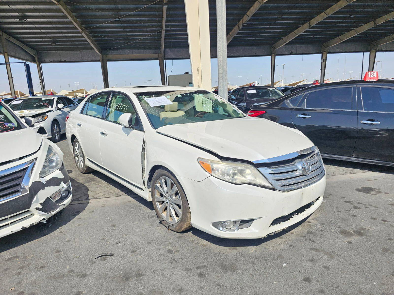 2011 TOYOTA AVALON — 163170 Miles — Lot U430191 — Souq - Marhaba Auctions Used Cars - Image 5