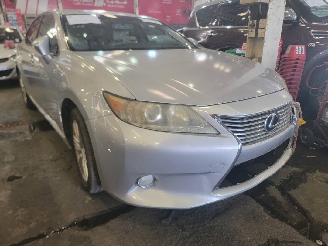 2013 LEXUS ES 350 — 111679 Miles — Lot 2039382 — Main - Marhaba Auctions Used Cars - Image 3