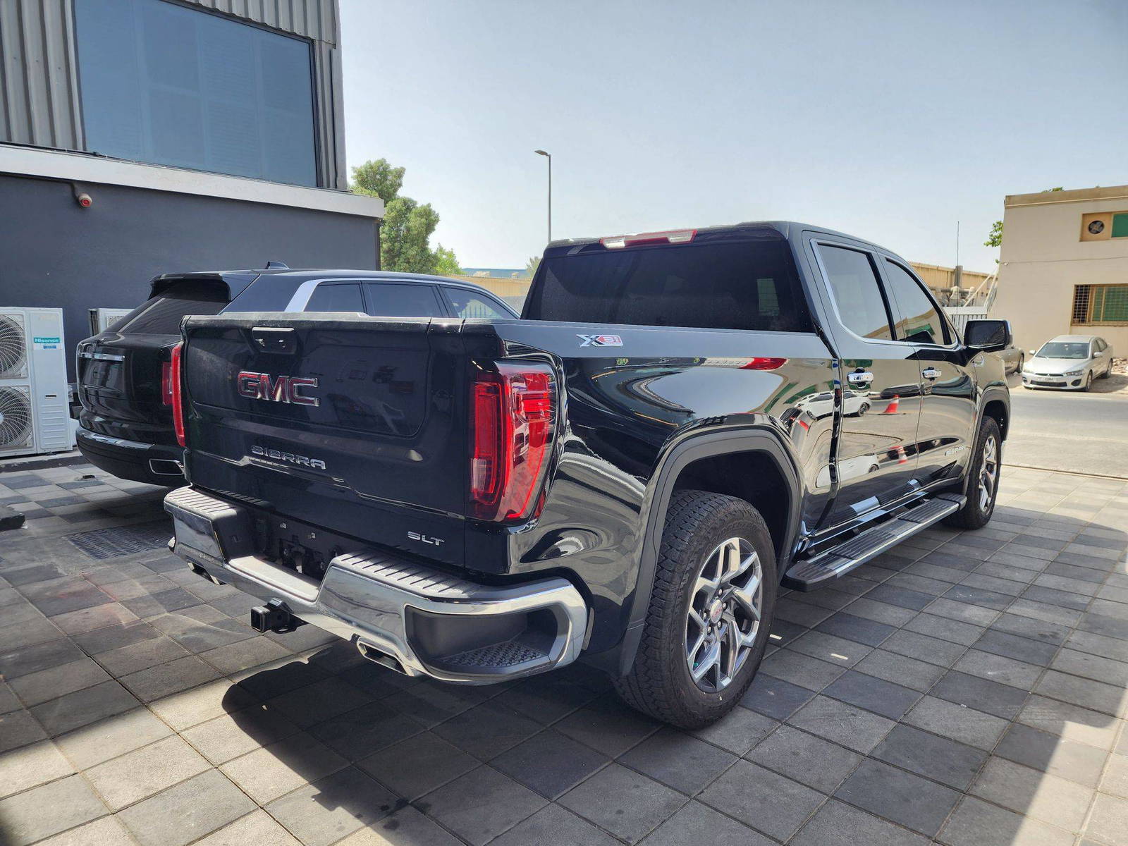 2023 GMC SIERRA — 13324 Miles — Lot 121094 — Main - Marhaba Auctions Used Cars - Image 5