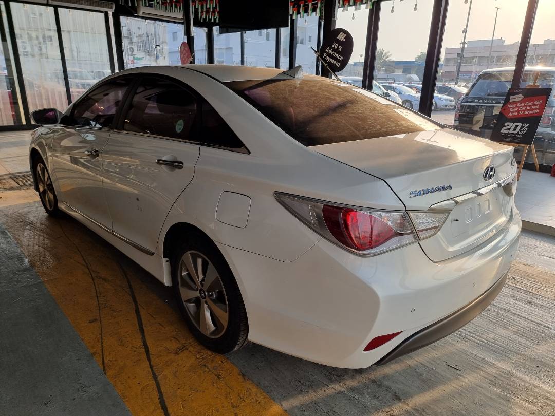 2012 HYUNDAI SONATA — 237200 KM — Lot 014975 — Main - Marhaba Auctions Used Cars - Image 4