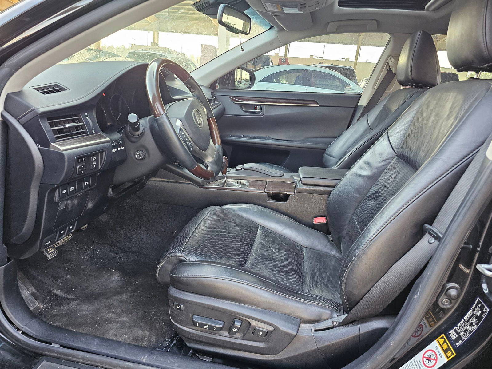 2013 LEXUS ES 300H — 176023 KM — Lot G302010279 — Souq - Marhaba Auctions Used Cars - Image 10