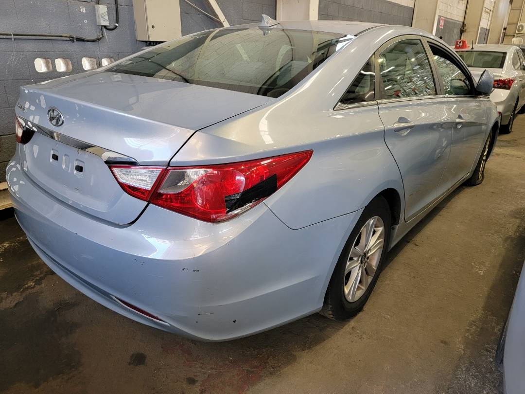 2013 HYUNDAI SONATA — 199397 Miles — Lot 37807848 - Marhaba Auctions Used Cars - Image 4