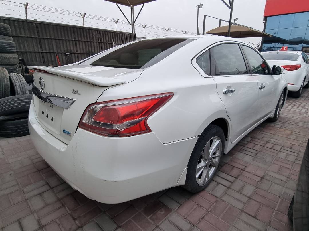 2013 NISSAN ALTIMA — 266208 Miles — Lot 215487 — Ind. 12 - Marhaba Auctions Used Cars - Image 5