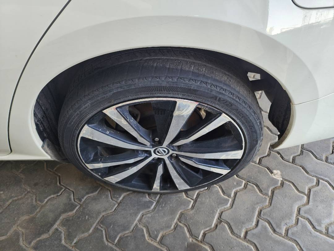 2019 NISSAN ALTIMA — 86563 Miles — Lot 79916773 - Marhaba Auctions Used Cars - Image 4